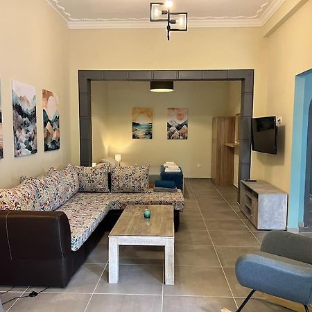 Spacious And Beautiful House 피레아스 외부 사진