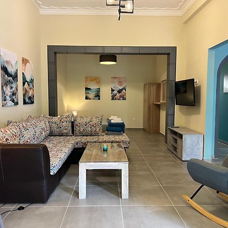 Spacious And Beautiful House 피레아스 외부 사진