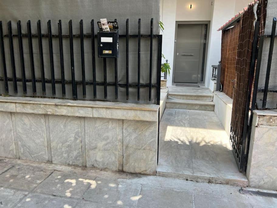 Spacious And Beautiful House 피레아스 외부 사진