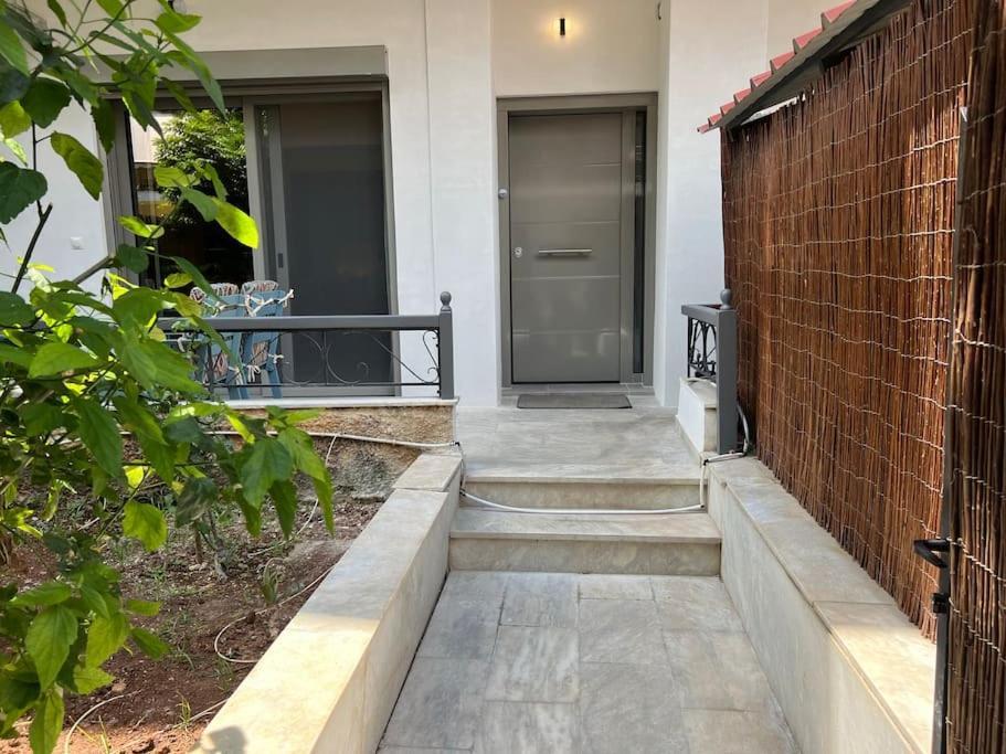 Spacious And Beautiful House 피레아스 외부 사진