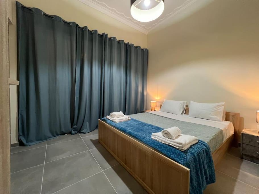 Spacious And Beautiful House 피레아스 외부 사진